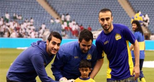 بالفيديو.. السهلاوي يحقق أمنية طفل من متحدي الإعاقة باللعب معه